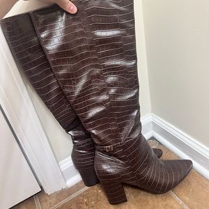 Brown Snake Skin Boots!